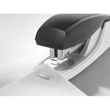 Leitz Petite Agrafeuse de Bureau, Capacité 25 Feuilles, Rouge, Boîtier Ergonomique, Agrafes Incluses, Gamme NeXXt, 55016025
