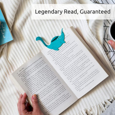 OTOTO Nessie Tale Marque Page Original - Signet Livre en Plastique Léger Bleu - Cadeau Unique pour Lecteurs, Femmes et Hommes - 