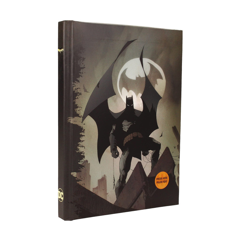 BATMAN Carnet de Notes avec Logo Lumineux relié 120 Pages quadrillées avec Marque-Page. BATMAN Carnet de Notes avec Logo Lumineux relié 120 Pages quadrillées avec Marque-Page.