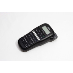 Brother PT-H110 Etiqueteuse portable et ludique compacte Idéale pour une utilisation de bureau | livrée avec 1 ruban Tze Noir/Bl