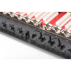 DIGITUS Panneau de brassage - 19 pouces - Cat-6 - 24 ports RJ45 - Blindé - LSA Patch-Feld - Montage en rack 0,5U - Noir