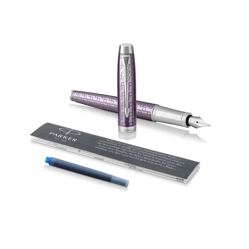 Parker 1931636 Stylo-plume IM Violet Foncé Premium avec Pointe Fine/Recharge d’encre Bleu Parker 1931636 Stylo-plume IM Violet Foncé Premium avec Pointe Fine/Recharge d’encre Bleu