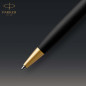 Parker Sonnet stylo bille luxe | laque noir mat avec attributs or | pointe moyenne | encre noir | coffret cadeau Parker Sonnet stylo bille luxe | laque noir mat avec attributs or | pointe moyenne | encre noir | coffret cadeau