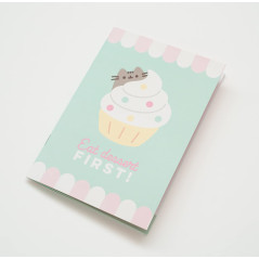 Grupo Erik - Set De Papeterie Pusheen Foodie Collection | Inclut : 1 Stylo Gel, 1 Surligneur, 1 Crayon De Papier, 1 Carnet A5, 1