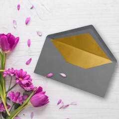 50x enveloppes - 11 x 22 cm - couleur: gris foncé - aves doublure en or métallique - fermeture: gommée - format DL américain, po