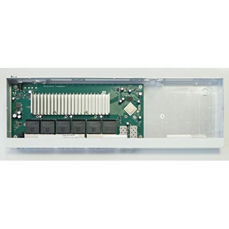 MikroTik CRS326-24G-2S + RM, Commutateur Géré, 24 Ports RJ-45 Gigabit Ethernet, 2 Ports SFP+, Blanc, Métal