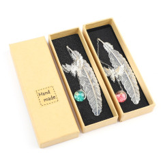 DERAYEE 2pcs Marque Page Original,Marque-page Plume en Métal Papillon et Fleur Sèche Éternelle Perles de Verre Pendentif Cadeau