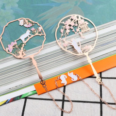 ECSiNG 2PCS Marque-pages en Métal Marques de Page de Livre Creuses Vintage Classiques avec Pendentif à Pompon Motifs de Chat Et 