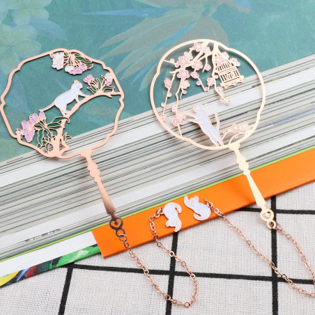 ECSiNG 2PCS Marque-pages en Métal Marques de Page de Livre Creuses Vintage Classiques avec Pendentif à Pompon Motifs de Chat Et 