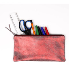 Clairefontaine 410069C - Trousse Scolaire Plate en Cuir/Daim Rouge Effet Irisé 22x11 cm en Véritable Cuir d'Agneau - Fourniture 