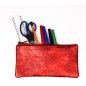 Clairefontaine 8714C - Trousse Scolaire Plate Rouge Effet irisé 22x11 cm en Véritable Cuir d'Agneau - Fourniture Scolaire - Trou Clairefontaine 8714C - Trousse Scolaire Plate Rouge Effet irisé 22x11 cm en Véritable Cuir d'Agneau - Fourniture Scolaire - Trou