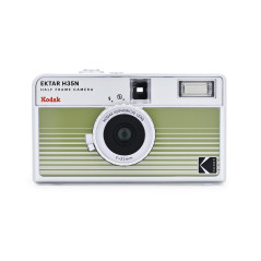 Kodak EKTAR H35N Pack Appareil Photo Demi-Cadre avec Film Kodak Ultramax 400/24EXP 35 mm (Rayures Vertes)
